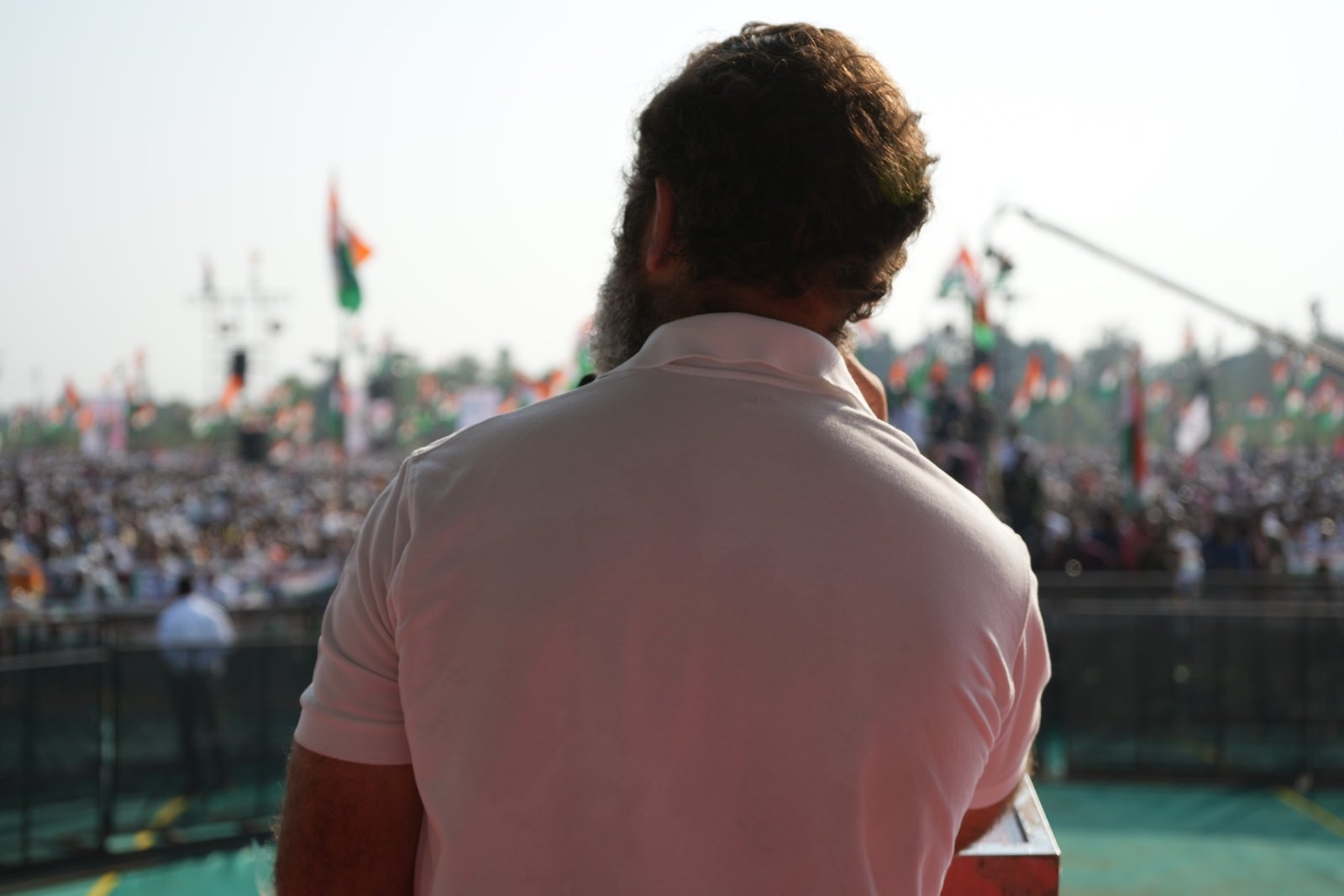 Campaign addressing a public gathering